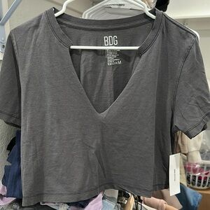 BDG Crop deep v tee